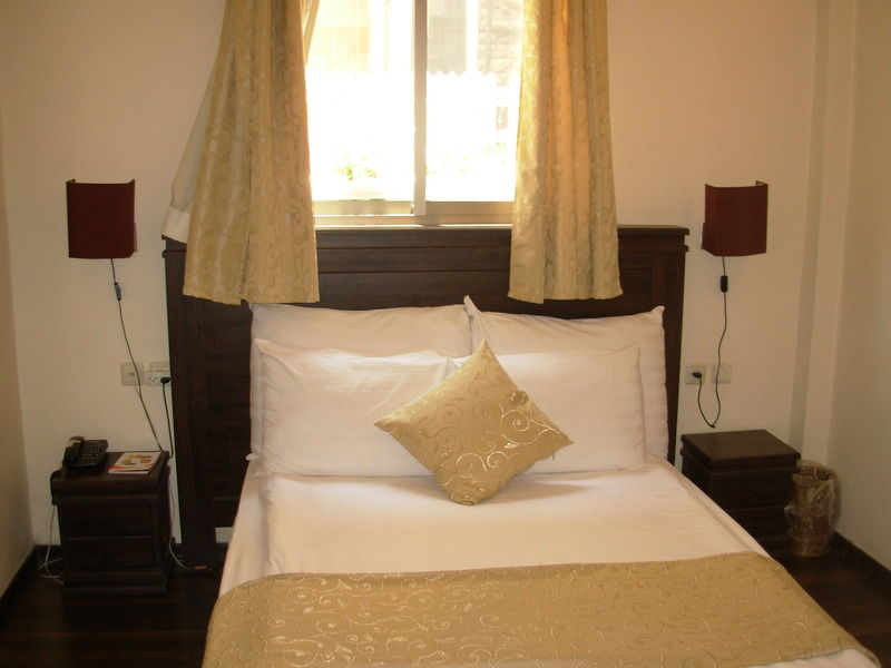 The Little House In Bakah Hotel Йерусалим Екстериор снимка