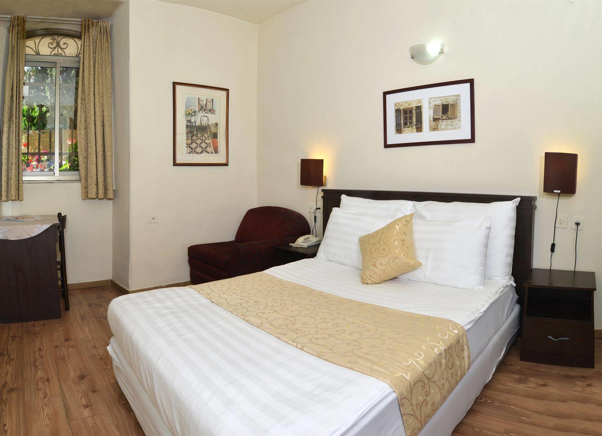 The Little House In Bakah Hotel Йерусалим Екстериор снимка