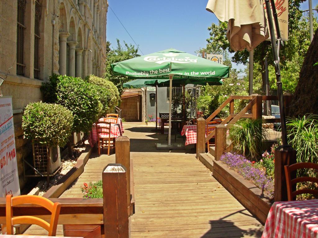 The Little House In Bakah Hotel Йерусалим Екстериор снимка