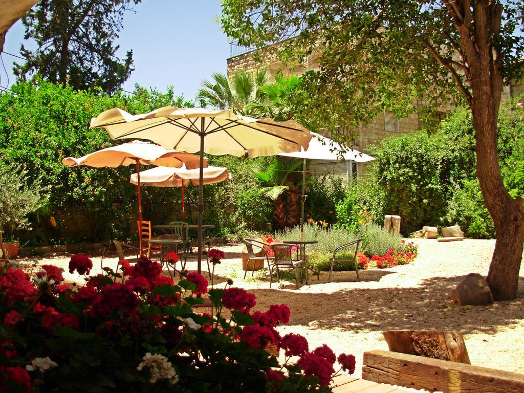The Little House In Bakah Hotel Йерусалим Екстериор снимка